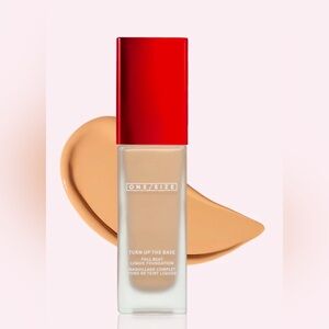 ONE/SIZE TURN UP THE BASE
FULL BEAT LIQUID FOUNDATION - MEDIUM 40 (G)
